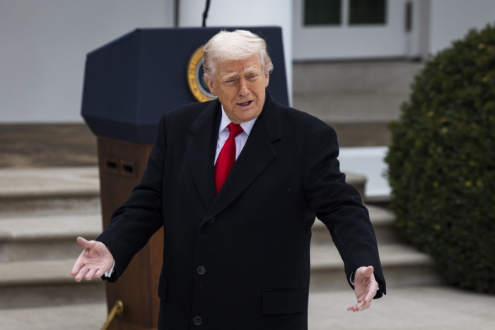 Трамп вели дека мостовите и електричните централи во Иран се следните цели