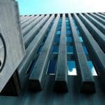 Светска банка предупредува на глобална криза со работните места