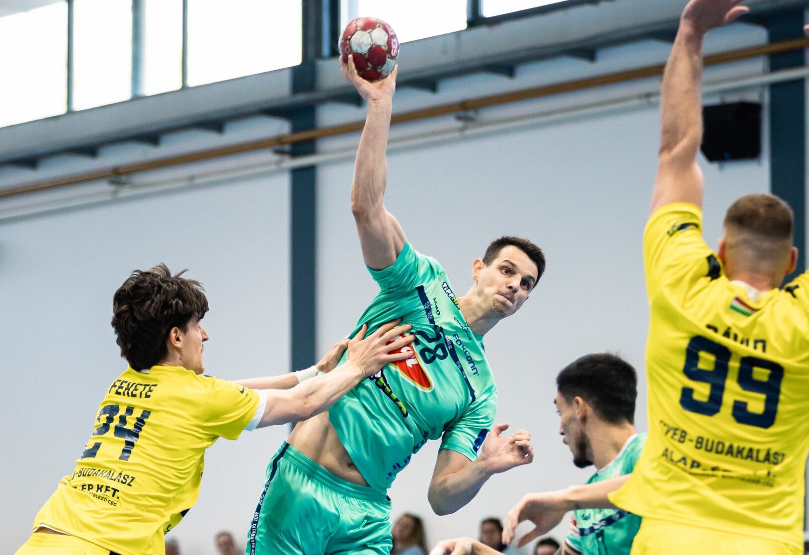 Татабања и Талески ќе бркаат два гола негатива против Извиѓач