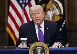 (ВИДЕО) Трамп: Целиот свет гледа и не може да верува колку сме моќни и брилијантни