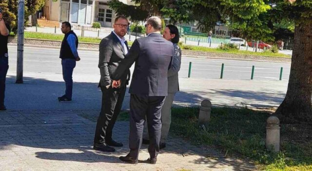 Љутков воочи протестот на СКРМ: Апелирам до синдикатите да разговараме и да најдеме решение