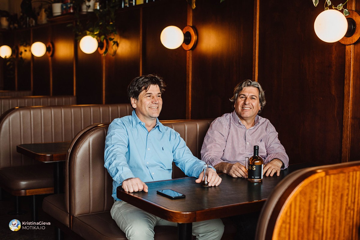 Австралијанците ја открија ракијата, благодарение на двајцата браќа со македонско потекло, кои го создадоа брендот 36 Short