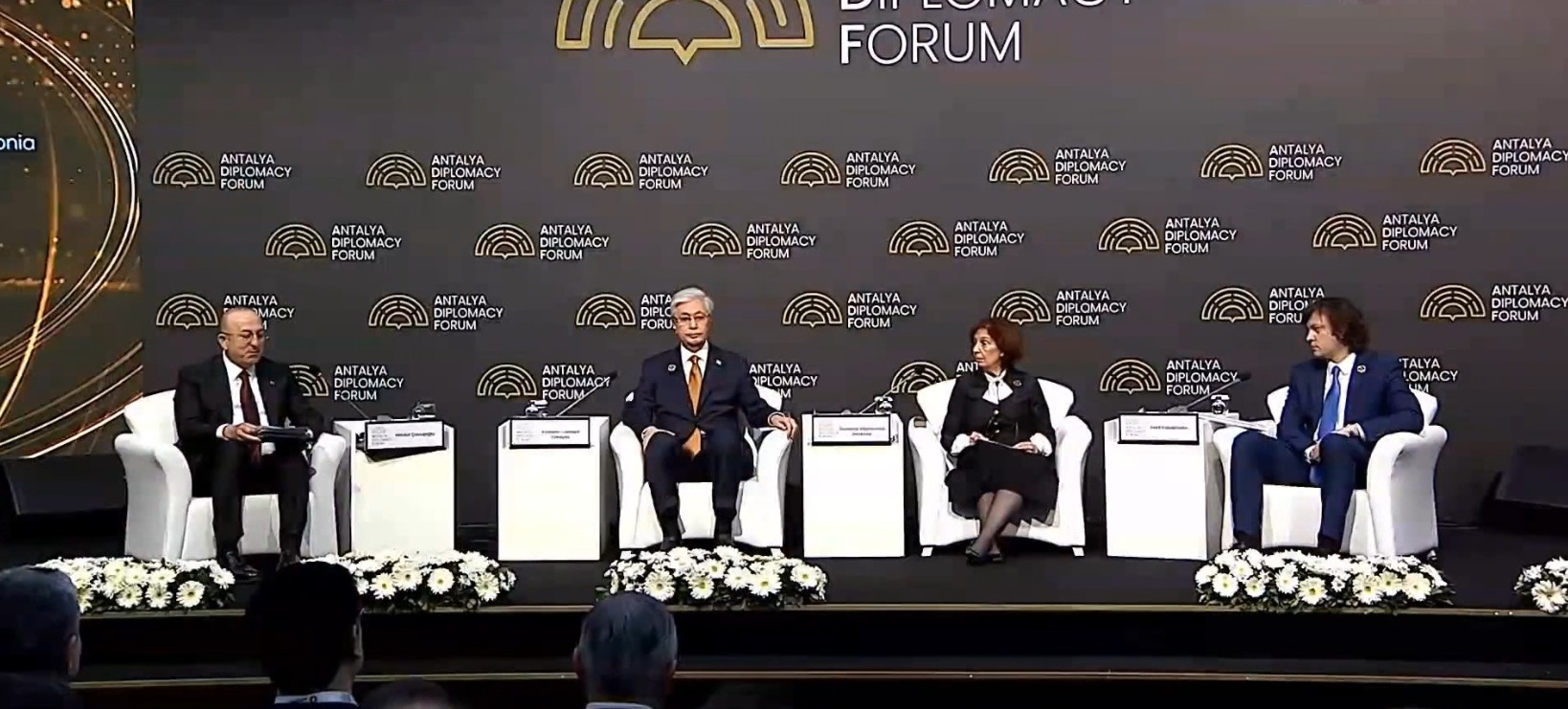 Сиљановска Давкова и Муцунски на дигитален форум во Анталија