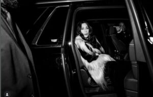 (ФОТО) Познатата пејачка не знаела дека 10 години има внука: нејзиниот син ѝ направил пекол – се предозирал, завршил во болница, а таа ја открила вистинската вистина