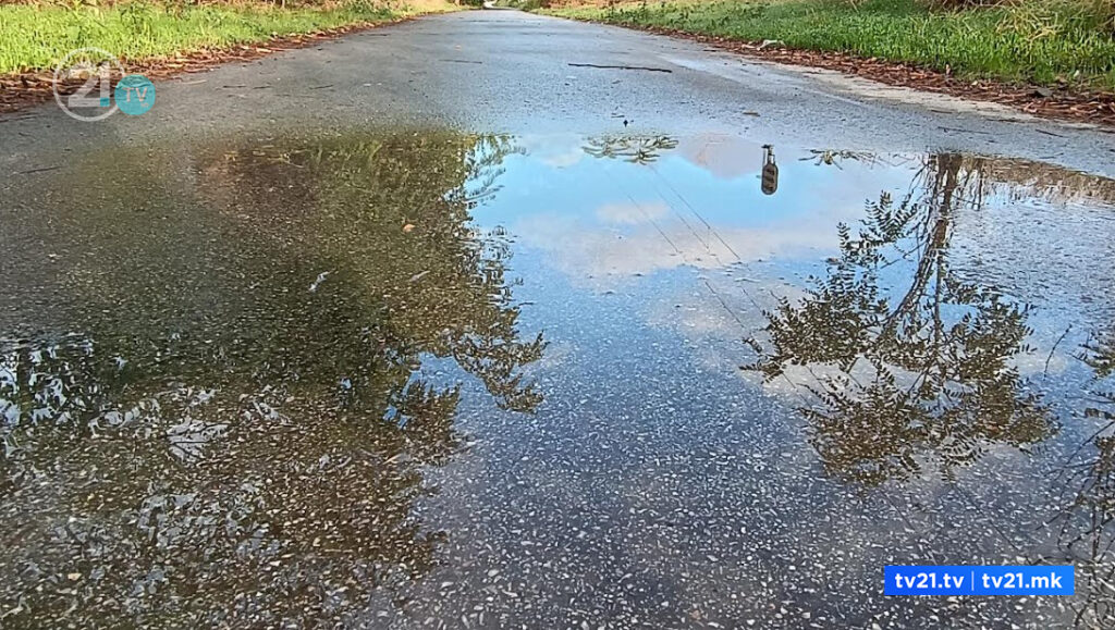 До недела ќе се задржи променливо облачно и посвежо време со дожд – од понеделник стабилизирање