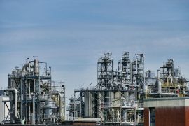 Цената на нафтата се искачи над 103 долари за барел по застојот во мировните преговори меѓу САД и Иран