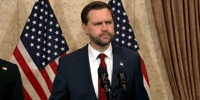 Џеј Ди Венс го обвини Иран за „економски тероризам против целиот свет“ поради блокадата на Ормутскиот теснец