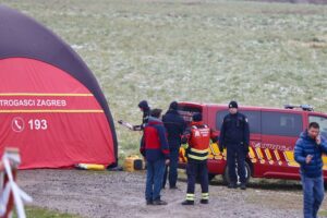 Голема спасувачка операција на реката Сава во близина на Бабина Греда: „Неколку луѓе се во водата“