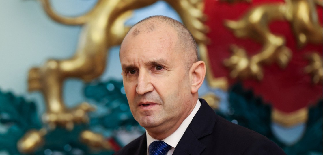 Радев победи на изборите во Бугарија, неизвесно формирање на стабилна влада