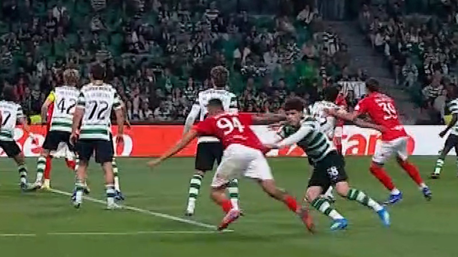 Скандал во Португалија: Порто и Бенфика јавно се бунат за „подароците“ кои ги добива Спортинг!