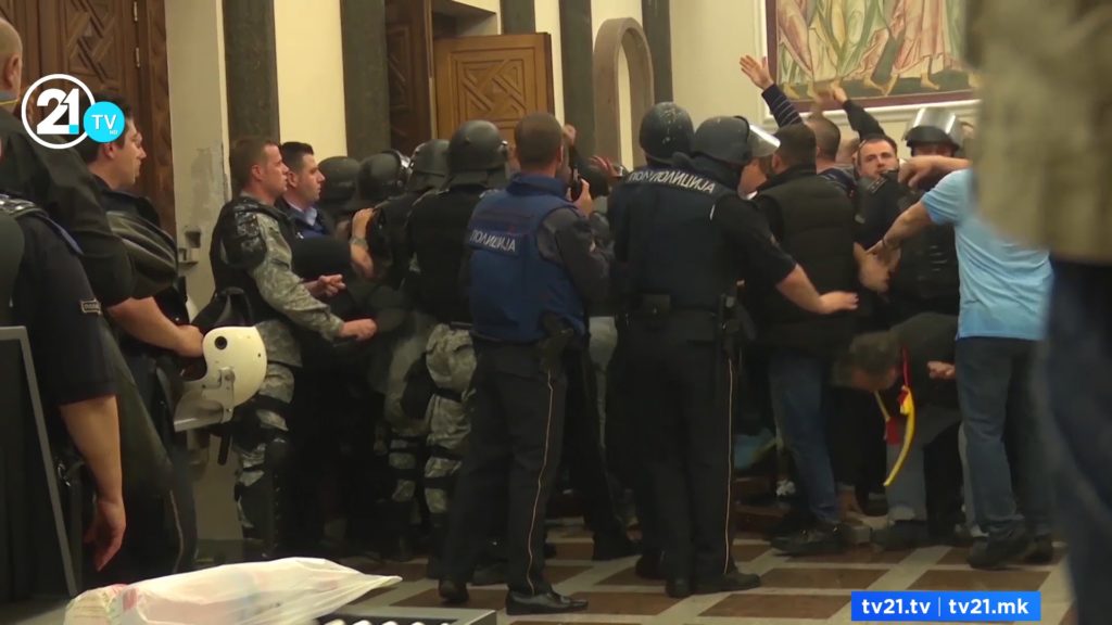 СДСМ: И денеска за 27 април наместо правда, сведоци сме на обиди за срамна рехабилитација на насилниците – Мицкоски: Класичен монтиран случај од претходната власт