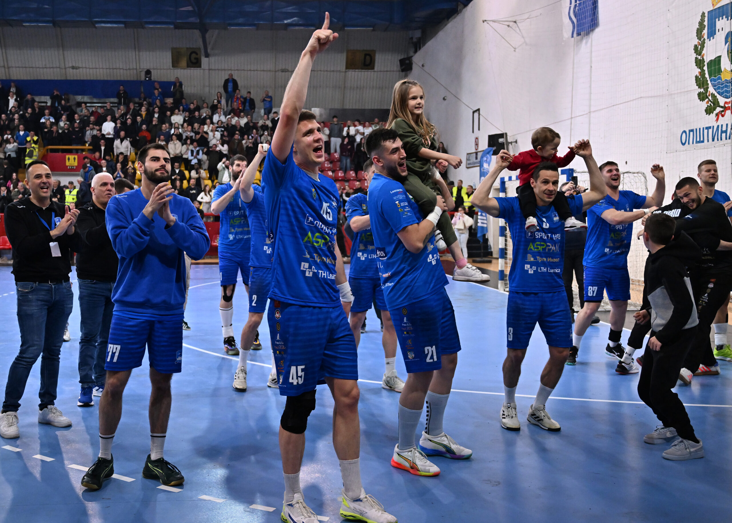 Oсум од осум за „гладијаторите“ во Европа – охридската тврдина станува неосвоива!