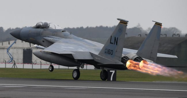 ТРАМП СООПШТИ ДЕКА Е СПАСЕН АМЕРИКАНСКИОТ ПИЛОТ КОЈ БЕШЕ ИСЧЕЗНАТ ВО ПЛАНИНИТЕ ВО ИРАН