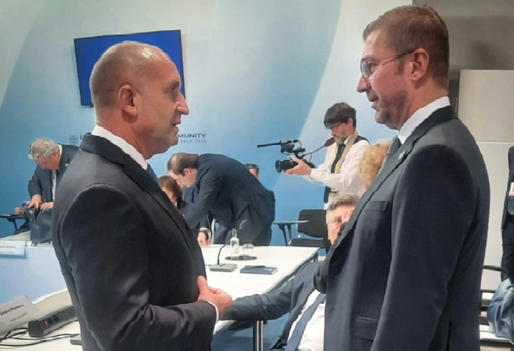 Мицкоски се слушнал со Радев: Ситуацијата е хаотична и конфузна