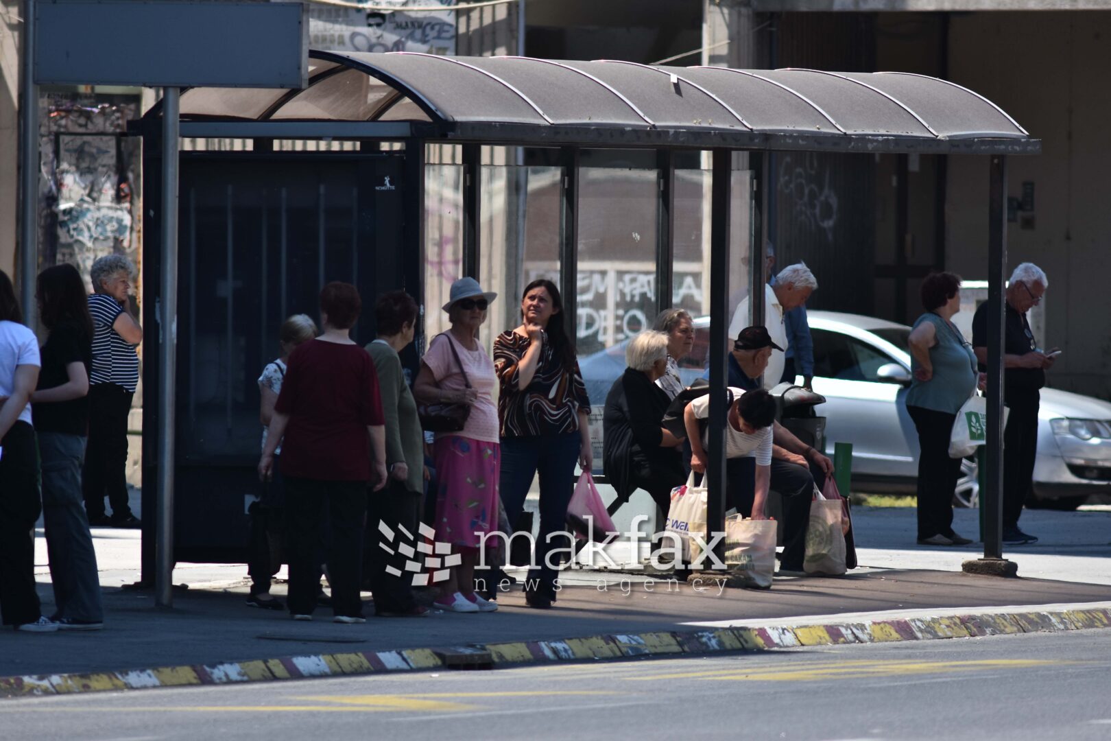 Грабеж среде бел ден во Центар: На автобуска постојка ѝ одзеле накит на 55-годишна жена