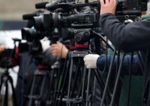 ВИДЕО: Слободата на медумите во Македонија е во пад, состојбата сега е „проблематична“