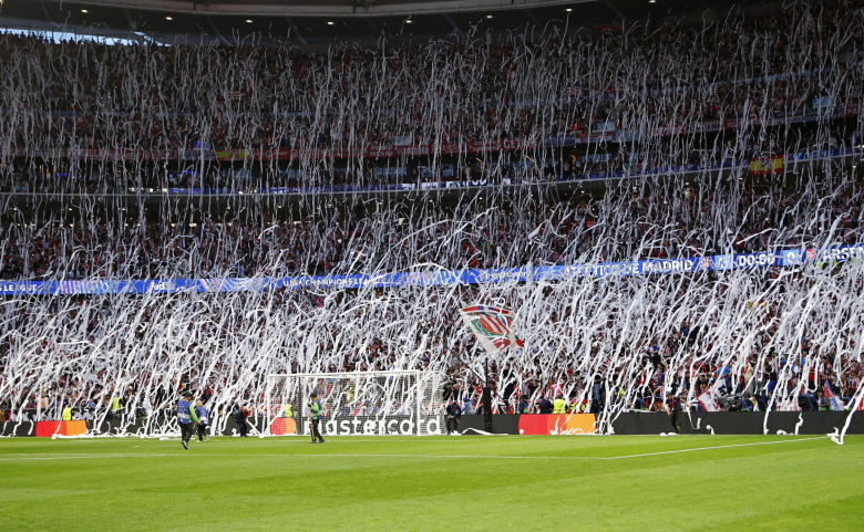 Навивачите на Атлетико ја повторија аргентинската фешта со забранета хартија