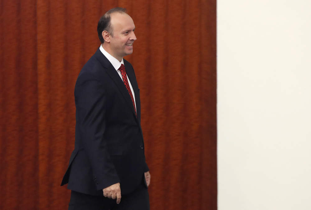 Гаши ќе се сретне со досегашните претседатели на Собранието