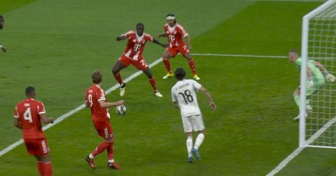 Упамекано се посрамоти: Епско промашување на стоперот во Мадрид (ВИДЕО)