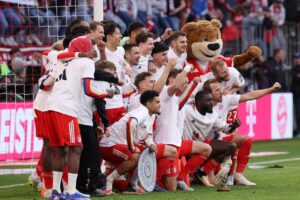 Сензационалниот Баерн Минхен ја освои титулата и влезе во историјата