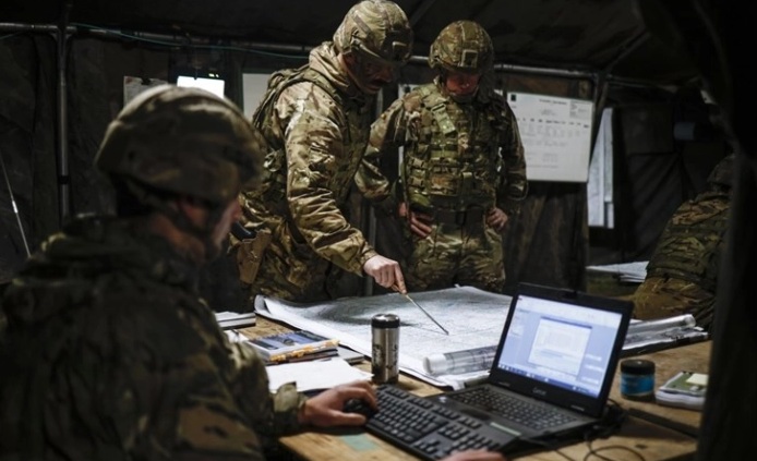 Пожар во воена база во Глостершајр, огнот не ги зафатил авионите, пистите и хангарите