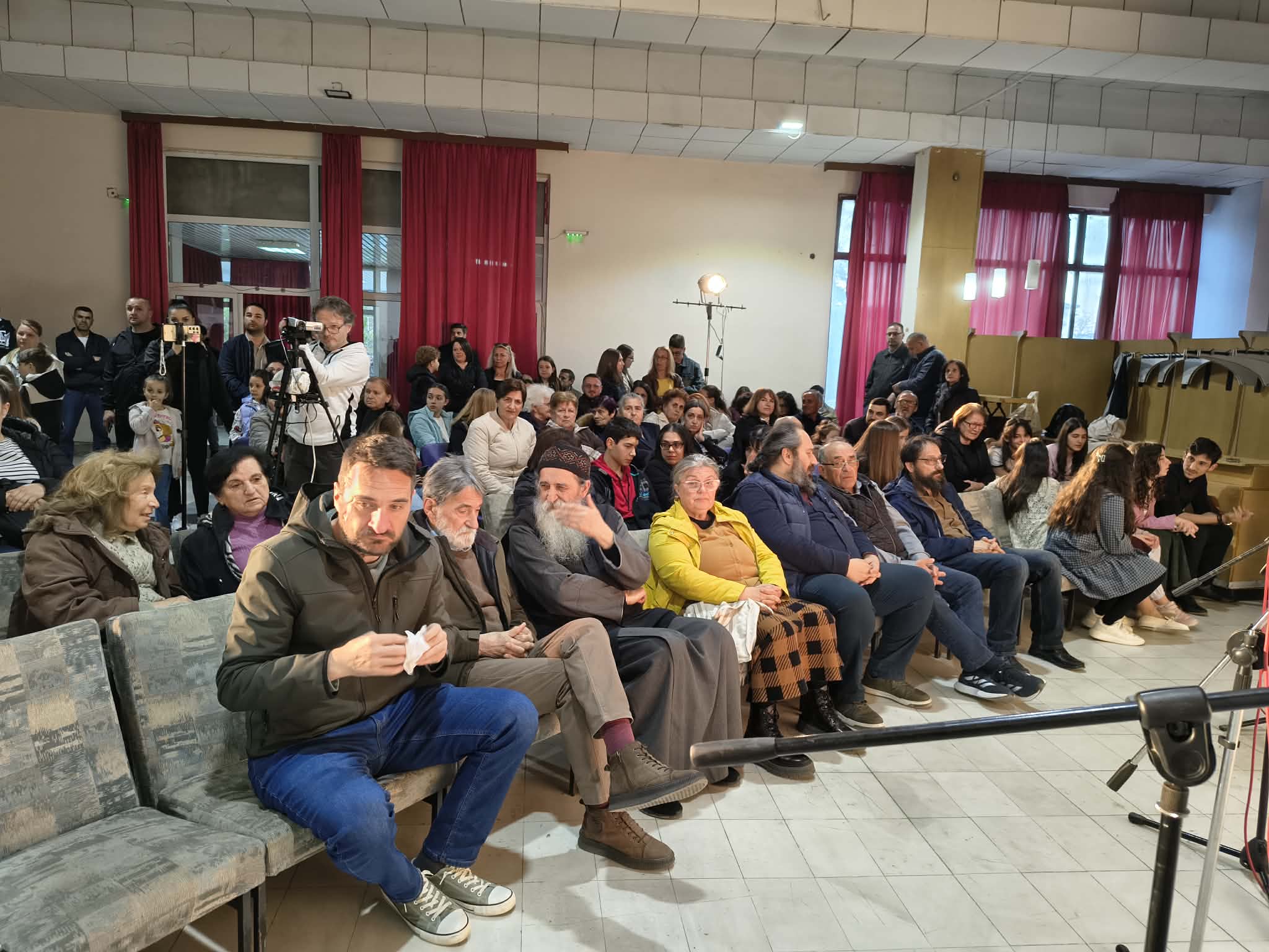 (ВИДЕО) По 21-ви пат, традиционално одржана манифестацијата „Избор на највелигденско јајце“ во Струга