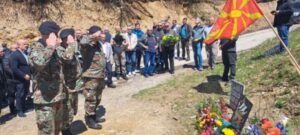 Оддадена почит за убиените осум бранители кај Вејце во 2001 година