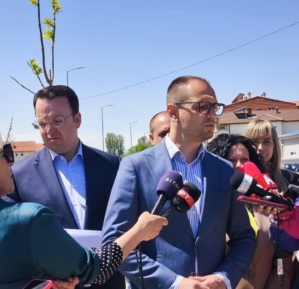 Во работна посета на Општина Прилеп министерот за транспорт Александар Николоски