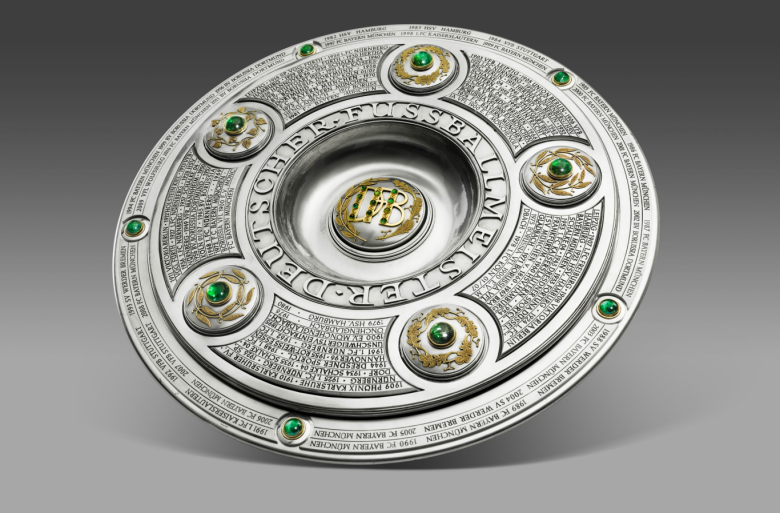 Кујунџија од Бремен го среди проблемот со пехарот во Германија