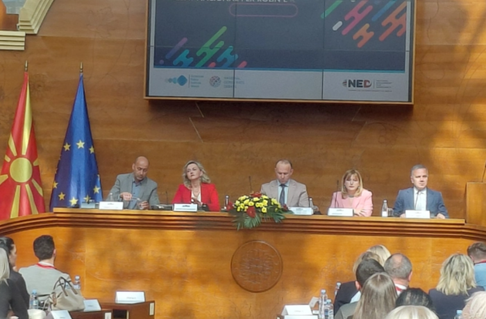 Најголем дел од законите поднесени од Владата одат во редовна постапка, останува примерот да го следат и пратениците