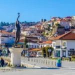 Охрид без работници, а со полни тераси – кој ќе ги услужи туристите?