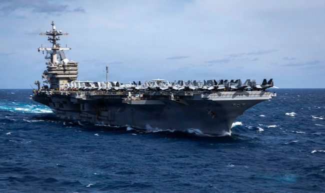 ТРЕТ АМЕРИКАНСКИ НОСАЧ НА АВИОНИ СЕ ДВИЖИ КОН БЛИСКИОТ ИСТОК