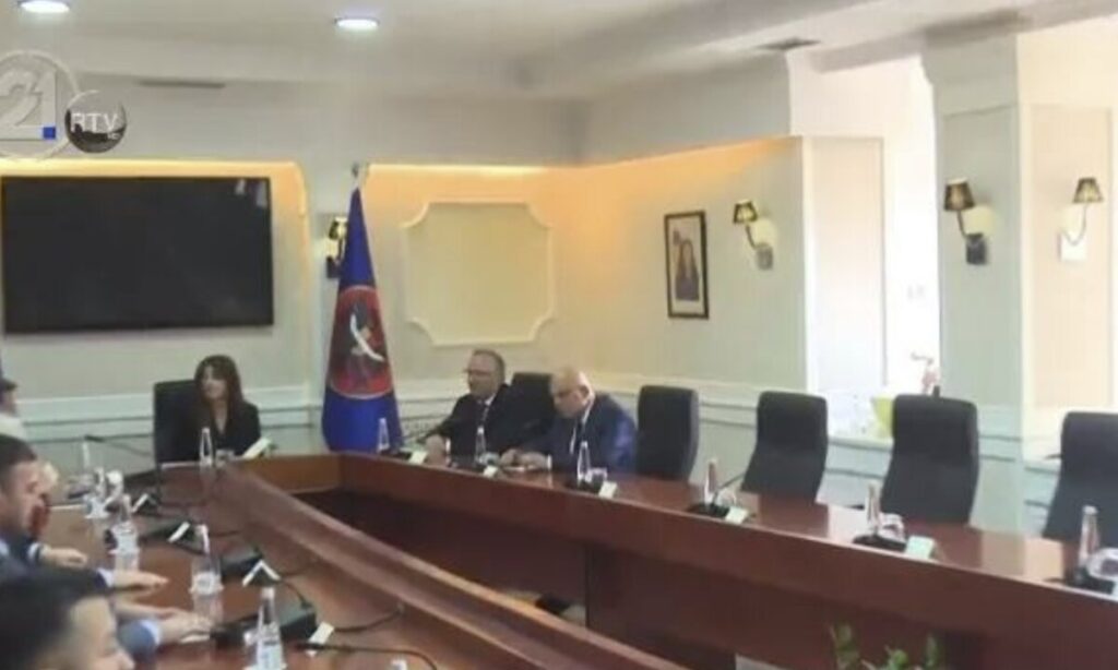 Заврши средбата на партиите со Албулена Хаџиу, предложен 7 јуни како датум за избори