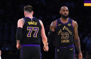 Лејкерс без сите свои ѕвезди поразени од Оклахома (ВИДЕО)