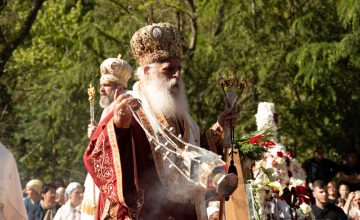 Продолжуваат чествувањата на Св. Недела во Оровник: Голем народ и митрополити на МПЦ ОА се поклонија пред моштите нма светителката