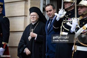 Вартоломеј се сретна со францускиот премиер во Париз