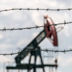 Цените на нафтата остануваат високи и покрај продолженото примирје меѓу САД и Иран