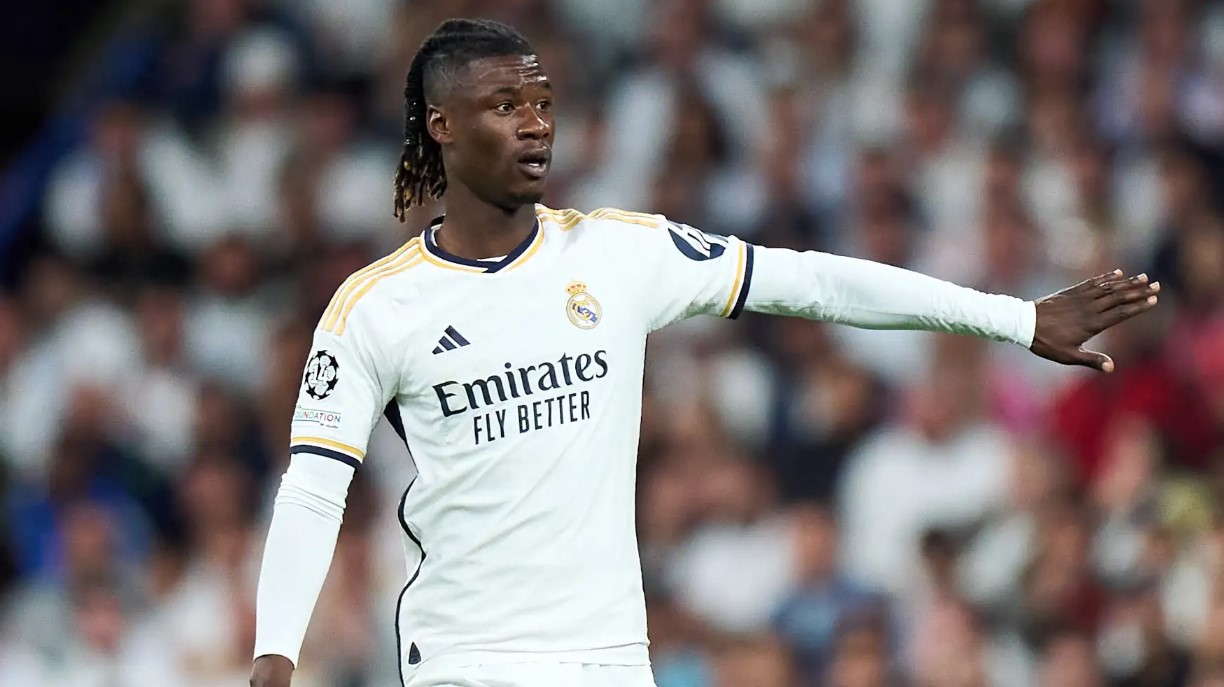 Eкс-фудбалерот на Реал удри по Камвинга: Глупав е, не можете да направите такво нешто!