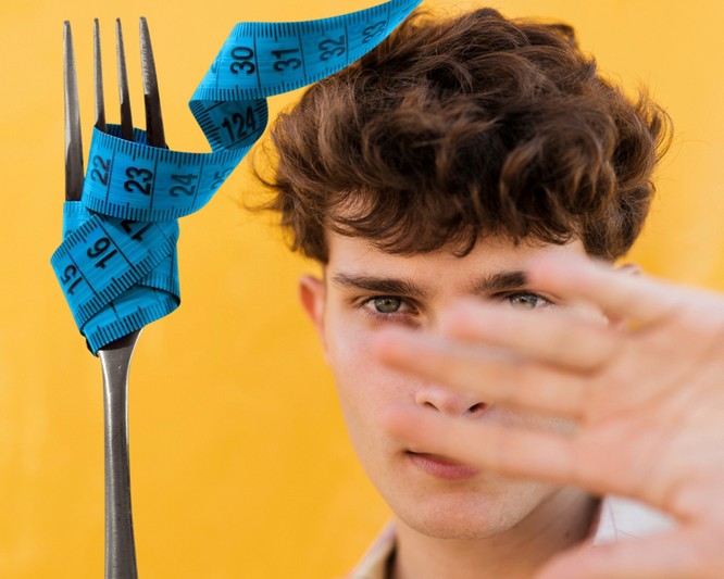 СÈ ПОВЕЌЕ МОМЧИЊА СТРАДААТ ОД НАРУШУВАЊА ВО ИСХРАНАТА: Симптоми кои не смеете да ги игнорирате кај вашиот син