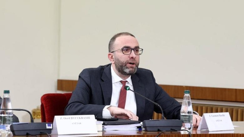 Албанската опозиција бара оставка од шефот на дипломатијата оти наводно употребил навредлива реторика кон Албанците во Македонија