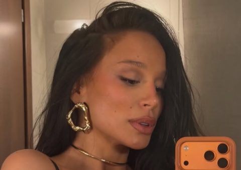 Едита едвај го заврши својот настап: Пејачката итно се огласи