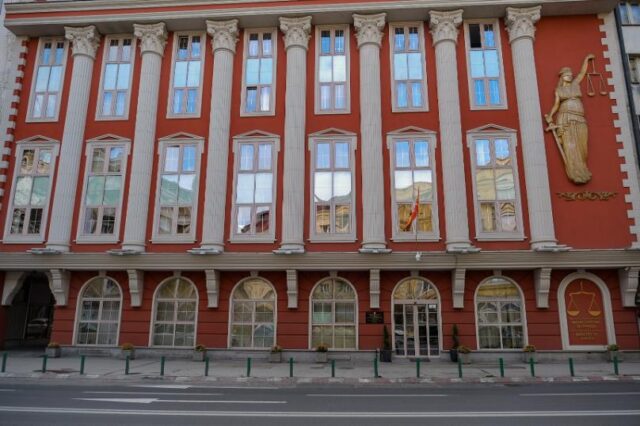 Апелирам студентите да не се алатка во рацете на политичка партија, работиме на решение за полагање на правосудниот испит, изјави премиерот