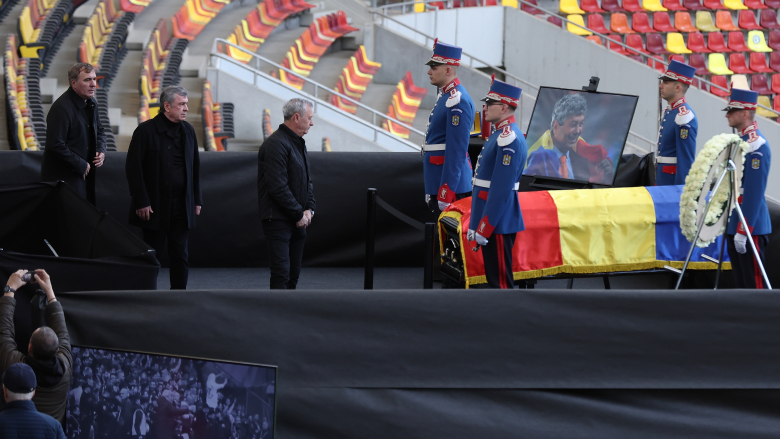 Романија се простува со фудбалскиот татко Мирчеа Луческу