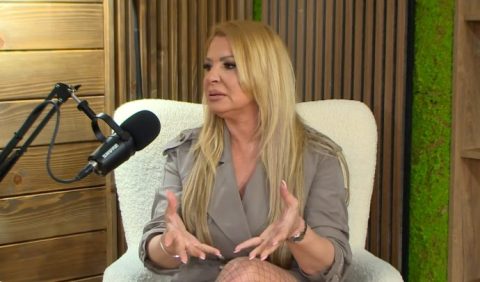 Пробугарски портал со македонски домеин ја обвини Елена Велевска дека лаже: „Во Бугарија пее бугарски народни песни, во Македонија тврди дека не пее бугарско“ (ВИДЕО)