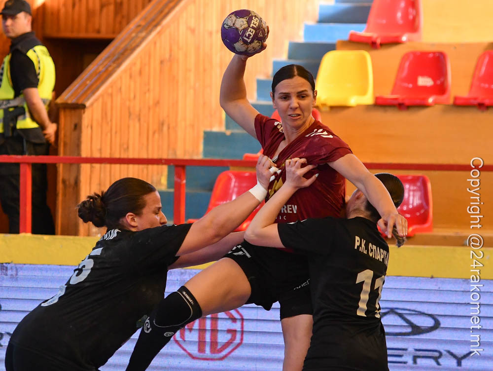 ВО ЖИВО  Куманово – Ѓорче Петров, Чаир – Пелистер, Деспина – Шампион