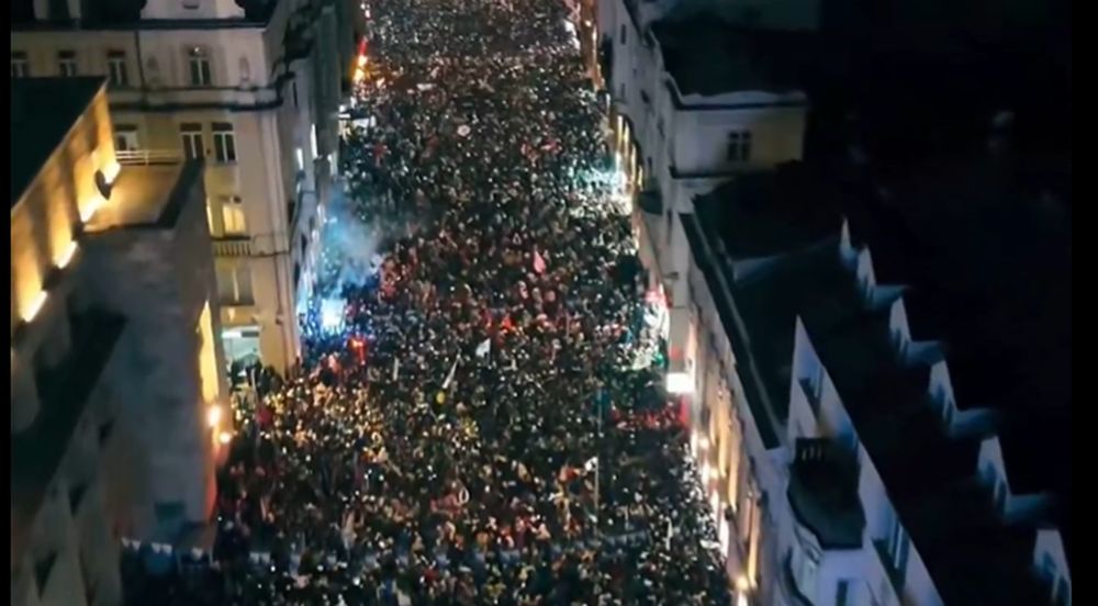 Мундијалско лудио во БиХ, сите на улица до рано наутро славеа! (ВИДЕО)