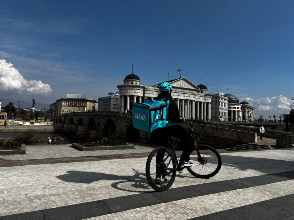 Wolt слави една година во Скопјe, поддржувајќи ја секојдневната удобност и растот на локалните бизниси