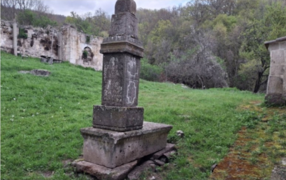 (Видео) Раскопан гроб со статус на културно наследство во Старо Нагоричане