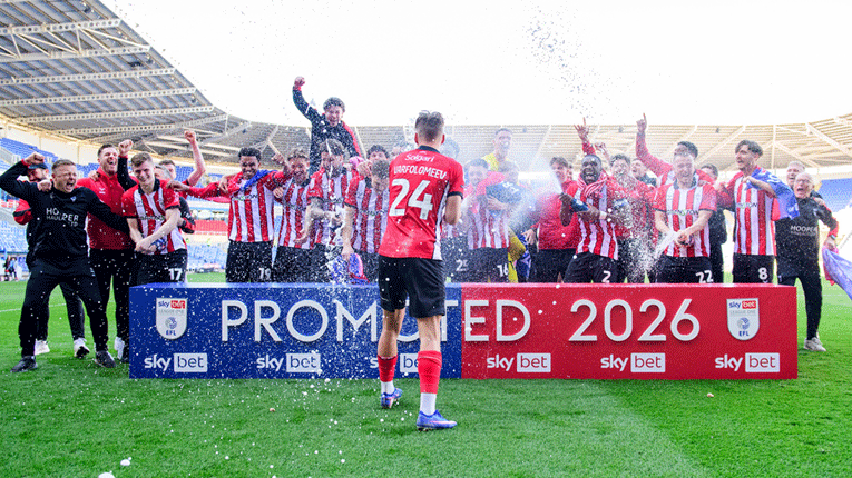 Огромна радост, после 65 години се пласираа во англискиот Чемпионшип