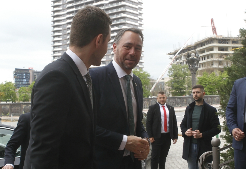 ВМРО-ДПМНЕ нема да плаче по Орбан: Владите се менливи, порача Муцунски